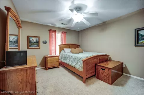 Bedroom - 2208 Joyce Dr, Lavaca, AR 72941 photo 6 of 7