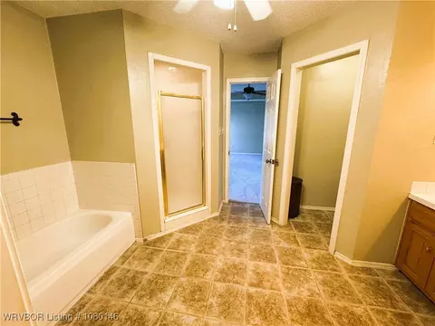Bath - 9506 Londonderry Ct, Fort Smith, AR 72908 photo 4 of 5