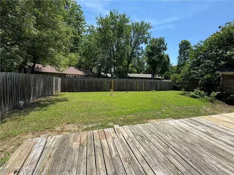 Exterior - 9506 Londonderry Ct, Fort Smith, AR 72908 photo 4 of 5