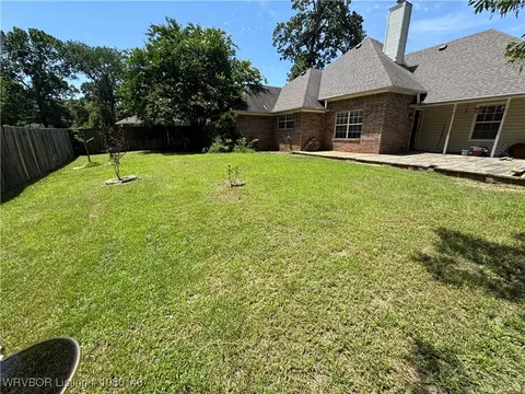 Exterior - 9506 Londonderry Ct, Fort Smith, AR 72908 photo 2 of 5