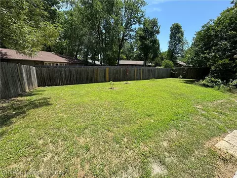 Exterior - 9506 Londonderry Ct, Fort Smith, AR 72908 photo 3 of 5
