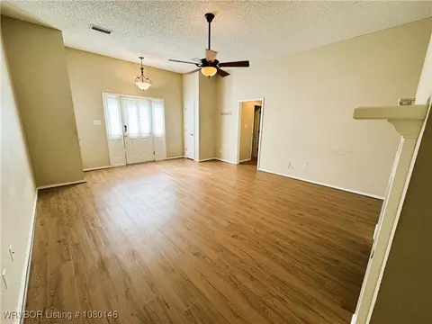 Living - 9506 Londonderry Ct, Fort Smith, AR 72908 photo 4 of 4