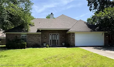 9506 Londonderry Ct, Fort Smith, AR 72908
