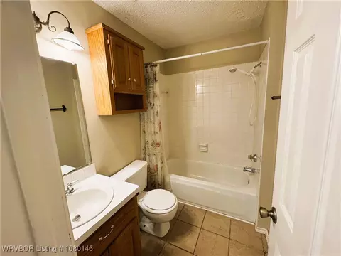 Bath - 9506 Londonderry Ct, Fort Smith, AR 72908 photo 1 of 5