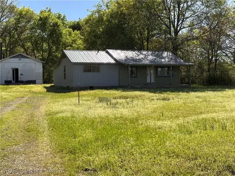 Exterior - 207 W Madison Ave, Midland, AR 72945 photo 7 of 7