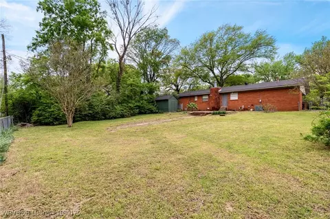 Exterior - 1815 S 71st St, Fort Smith, AR 72903 photo 6 of 9