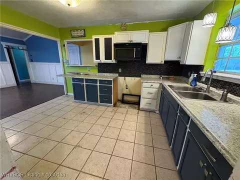 Kitchen - 3213 92nd St, Fort Smith, AR 72903 photo 2 of 2