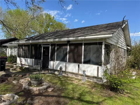 Exterior - 3213 92nd St, Fort Smith, AR 72903 photo 2 of 5
