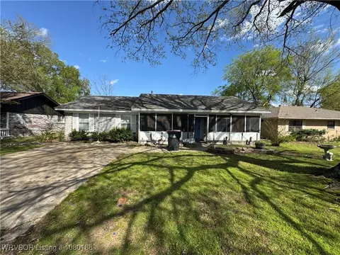 3213 92nd St, Fort Smith, AR 72903