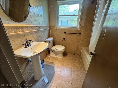 Bath - 3213 92nd St, Fort Smith, AR 72903 photo 2 of 2