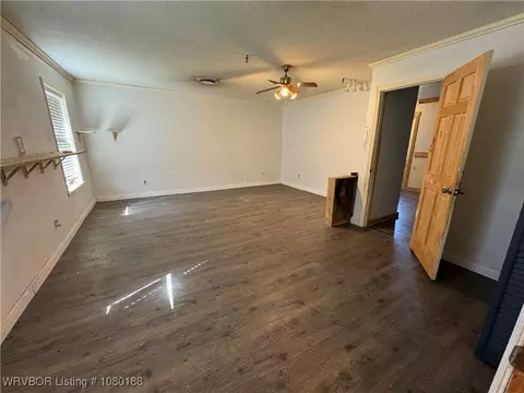 Living - 3213 92nd St, Fort Smith, AR 72903 photo 2 of 2