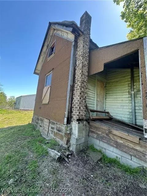 Exterior - 205 Smitherman St, Altus, AR 72821 photo 4 of 7