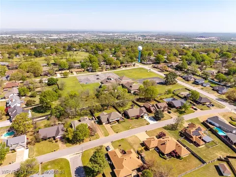 View/Area - 2605 Ramsgate Way, Fort Smith, AR 72908 photo 4 of 5