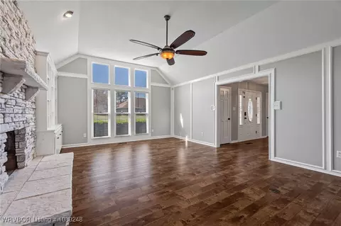 Living - 2605 Ramsgate Way, Fort Smith, AR 72908 photo 3 of 6