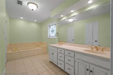 Bath - 2605 Ramsgate Way, Fort Smith, AR 72908 photo 4 of 6