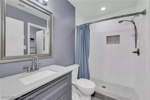 Bath - 1502 Heather Cir, Barling, AR 72923 photo 1 of 3