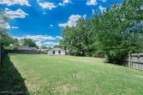 Exterior - 1502 Heather Cir, Barling, AR 72923 photo 4 of 5