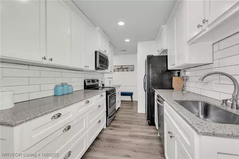Kitchen - 1502 Heather Cir, Barling, AR 72923 photo 1 of 3