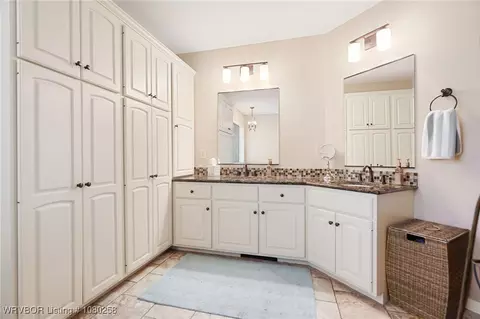Bath - 517 Ross Hampton Rd, Hackett, AR 72937 photo 3 of 7