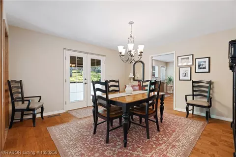 Dining - 517 Ross Hampton Rd, Hackett, AR 72937 photo 1 of 2