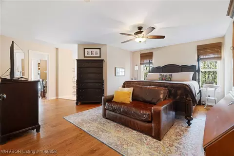 Bedroom - 517 Ross Hampton Rd, Hackett, AR 72937 photo 1 of 3