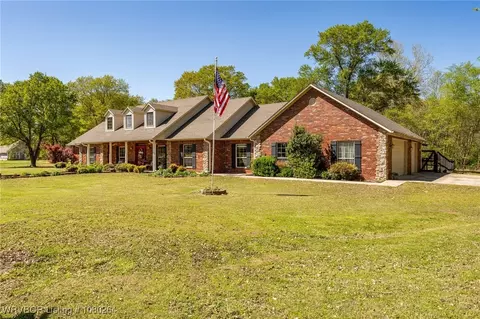 1408 N Country Ridge Dr, Stigler, OK 74462