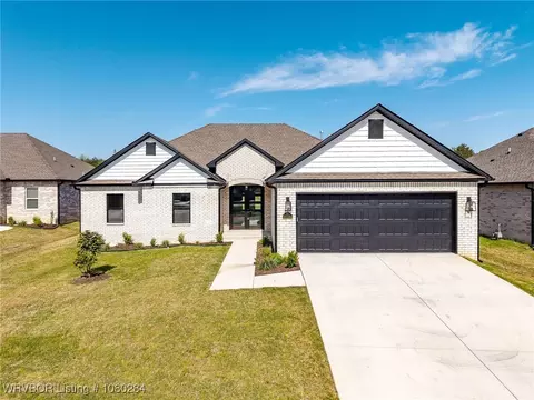 10106 Tyrrell Ct, Fort Smith, AR 72916