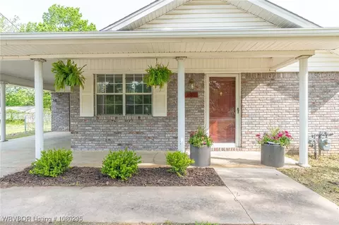 203 E Brown St, Paris, AR 72855