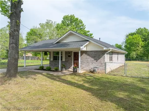 Exterior - 203 E Brown St, Paris, AR 72855 photo 3 of 12