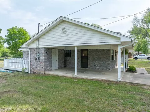 Exterior - 203 E Brown St, Paris, AR 72855 photo 4 of 12