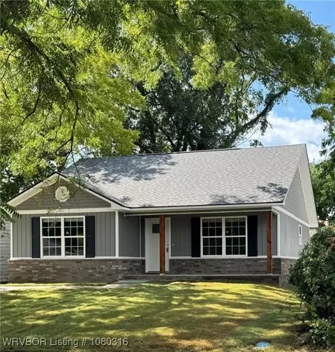 913 N 7th St, Fort Smith, AR 72901