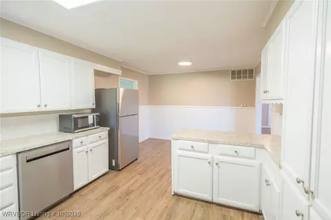Kitchen - 1224 School St, Fort Smith, AR 72908 photo 4 of 4
