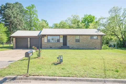 1224 School St, Fort Smith, AR 72908