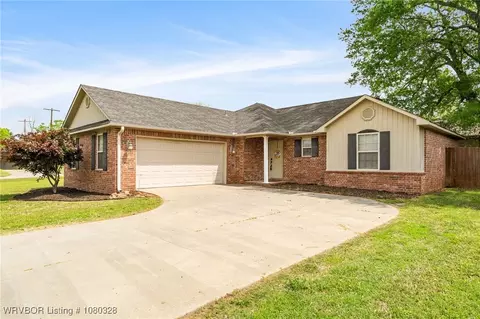 444 Hoyt Ct, Alma, AR 72921