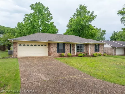 Exterior - 8013 Yorktown Rd, Fort Smith, AR 72903 photo 3 of 6