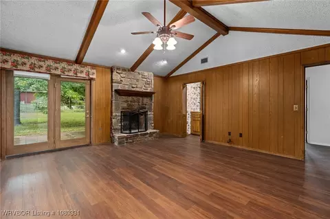 Living - 8013 Yorktown Rd, Fort Smith, AR 72903 photo 5 of 9