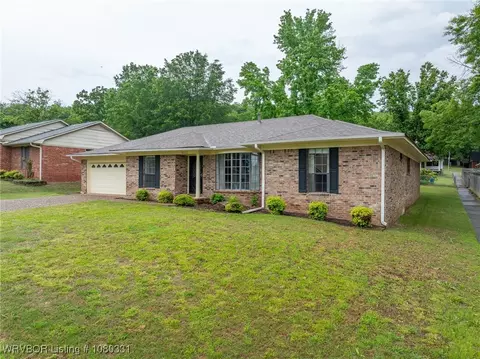 Exterior - 8013 Yorktown Rd, Fort Smith, AR 72903 photo 2 of 6