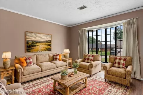 Living - 8013 Yorktown Rd, Fort Smith, AR 72903 photo 1 of 9