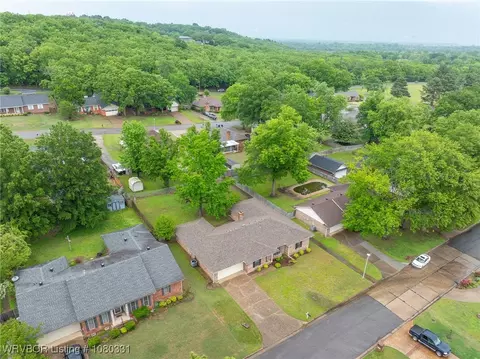 View/Area - 8013 Yorktown Rd, Fort Smith, AR 72903 photo 3 of 4