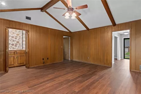 Living - 8013 Yorktown Rd, Fort Smith, AR 72903 photo 8 of 9