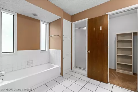 Bath - 8013 Yorktown Rd, Fort Smith, AR 72903 photo 2 of 7