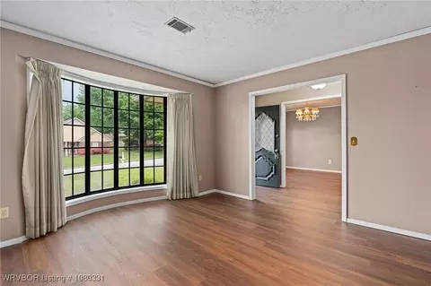 Living - 8013 Yorktown Rd, Fort Smith, AR 72903 photo 3 of 9