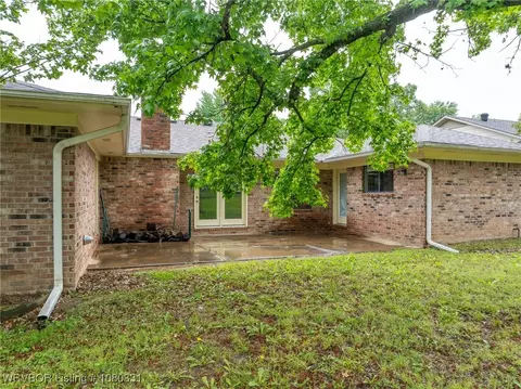 Exterior - 8013 Yorktown Rd, Fort Smith, AR 72903 photo 5 of 6