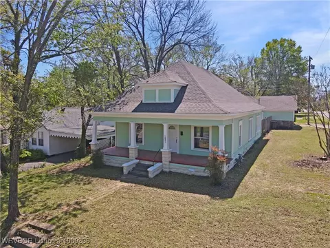 1602 Poplar St, Van Buren, AR 72956