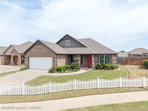 8901 36th Ter, Fort Smith, AR 72908