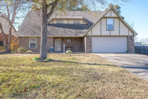 1713 Woodwind Way, Van Buren, AR 72956