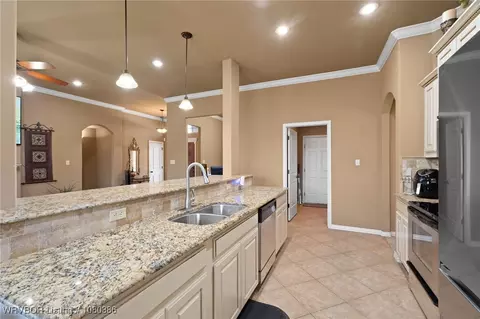 Kitchen - 12100 Sycamore St, Fort Smith, AR 72916 photo 3 of 3