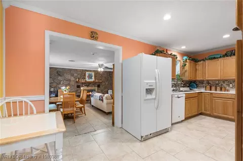 Kitchen - 8124 Cypress Ave, Fort Smith, AR 72908 photo 2 of 6