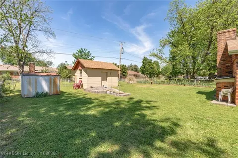 Exterior - 8124 Cypress Ave, Fort Smith, AR 72908 photo 6 of 12