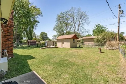 Exterior - 8124 Cypress Ave, Fort Smith, AR 72908 photo 3 of 12